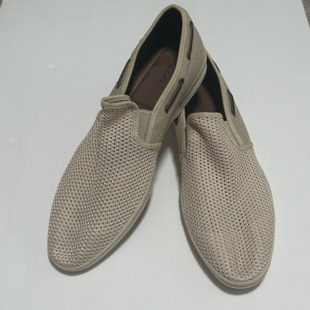 Men's Slip-On Mesh Loafers in Beige